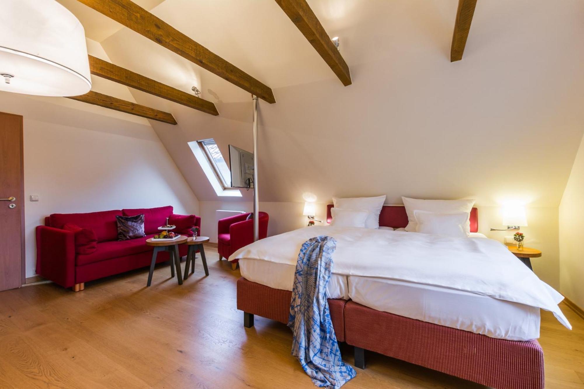 Romantik Hotel Reichshof Norden Rum bild